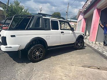 traktor te 42: Lada Niva (Uzun baza, 4 qapı) – off-road modifikasiya edilmiş — 2