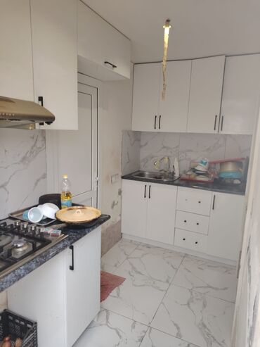 bine qesebesi kiraye: Satılır: 3 otaqlı mənzil/interyer - Ümumi plan: ayrı mətbəx, işıqlı