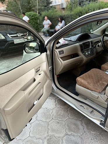 такта раум: Toyota Raum: 2004 г., 1.5 л, Автомат, Бензин, Минивэн — 3