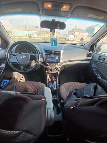 Hyundai: Hyundai Accent: 1.6 l | 2014 il Sedan — 13