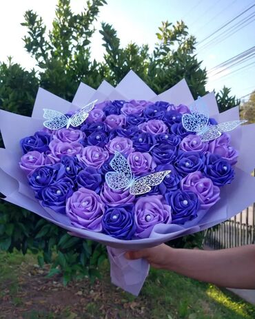 Süni güllər: Solmayan gül buketləri sifarişlə hazırlanır.Həm lentdən,həm sabun — 10