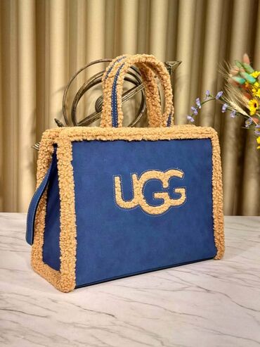 Torbe: UGG torbe
Cena 5100
Dim.l 29x39
But.P45 — 6