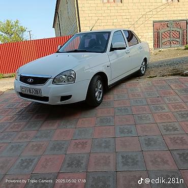 masin sat: LADA Priora sedan — ağ rəng, 4 qapı, ön ötürücülü. ili 2014 Texniki — 2