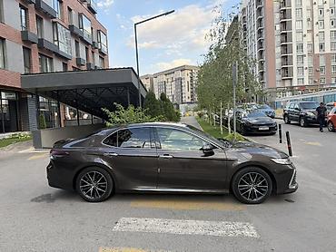 тоета: Toyota Camry: 2022 г., Автомат, Гибрид, Седан — 3
