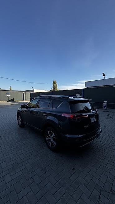 тойота малогабаритная: Toyota RAV4: 2018 г., Кроссовер — 6
