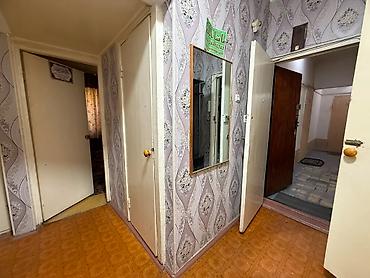 67: 3 комнаты, 64 м², 5 мкр 106 серия, 2 этаж, Требуется ремонт — 3