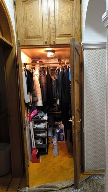 Uzunmüddətli kirayə mənzillər: Nərimanov metrosunun çıxışında,Mc donalds ilə üzbəüz,6 mərtəbənin,3-cü — 10