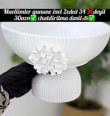 təbrik: Məhsul: Şokolad təqdimat kasası və kompozisiyası - Zərif, ağ rəngli — 3
