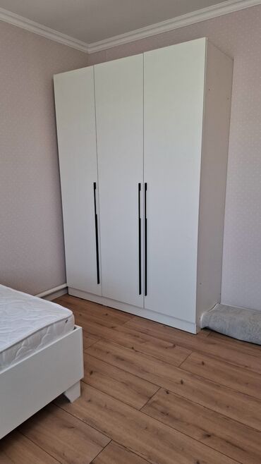 старинный шкаф для одежды: Кийим салуучу шкаф, Колдонулган, Түз, ЛДСП