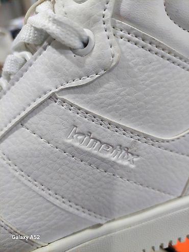 kinetix: Kinetix ağ rəngli uniseks idman ayaqqabısı (high-top) - Marka/model — 7