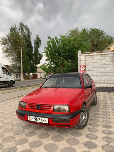 Volkswagen: Volkswagen Vento: 1992 г., 1.8 л, Механика, Бензин, Седан