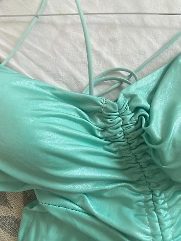 Haljine: Ženska mini haljina sa tankim bretelama, dostupna u više boja: - crna — 12