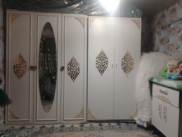 Uzunmüddətli kirayə evlər: Həyət evi – geniş, tamamilə daş döşənmiş həyət və işıqlı, uzun — 15