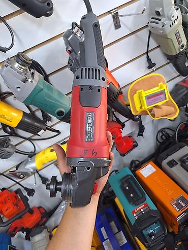 балкарка: Угловая шлифовальная машина Worcraft с красным корпусом и черной — 2