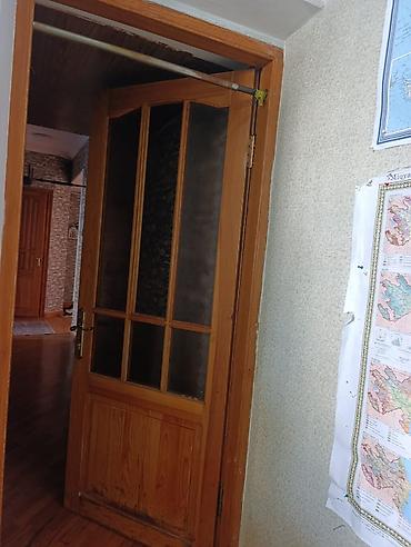 Qapılar və aksessuarlar: Ağac iç qapı – şüşəli klassik model - Material: təbii ağac (rəngi – — 3