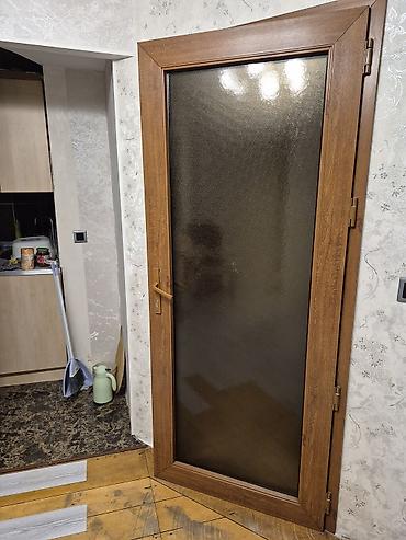 Qapılar və aksessuarlar: Mətbəx və ya eyvan keçidi üçün yararlı şüşəli qapı 2 edet - Material — 1