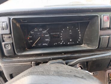 Volkswagen: Volkswagen : 1987 г., 1.6 л, Автомат, Бензин