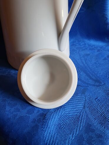 Čajnici: Bokal nov 70te Poljska wawel porcelan. Visina. 21cm na lalafo.rs — 11 Čajnici: Bokal nov 70te Poljska wawel porcelan. Visina. 21cm — 11