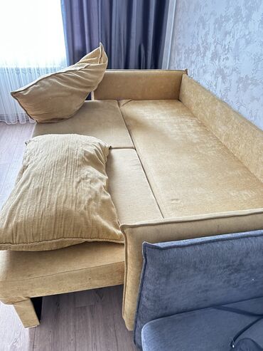 мебель байке: Диван-кровать, цвет - Желтый, Б/у
