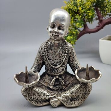 Статуэтки: Дракон 16 см, 1179гр, медь, латунь, напыление серебро. Статуя Будды — 6