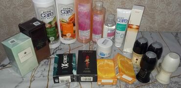 alezan gel: Avon markasından müxtəlif kosmetik məhsullar dəsti. Dəstdə ətir