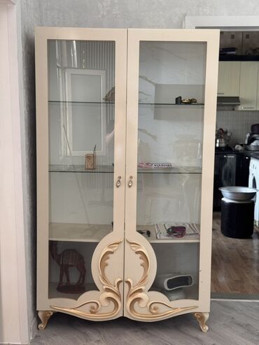 Çarpayılar: Açılan, 2 qapılı Düz dolab, Qorka