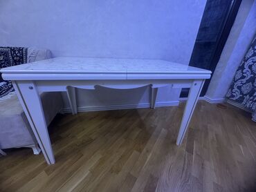 Salon, tibbi mebel dəsti: Unvan 4 mkr dairesi.catdirilma bolt ile. 055-357-43-13 Sema x
