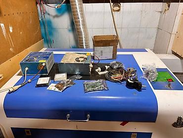 Cnc lazer co2 olcusu 60x40 lampa 150 likdir masa enib qalxirş Demek