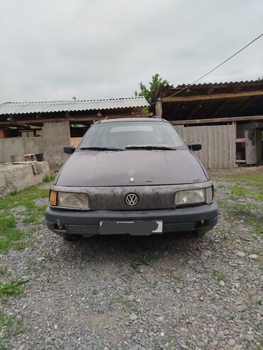легковой авто: Volkswagen Passat CC: 1989 г., 1.8 л, Механика, Газ, Универсал