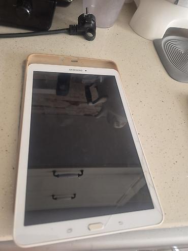 samsung no 10: Samsung noutbuk + iki planşet dəsti Məhsullar: - Samsung mini noutbuk — 3