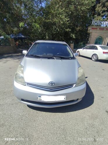 Toyota: Toyota Prius – hibrid hetçbek Xüsusiyyətlər: - Korpus: 5 qapılı — 3