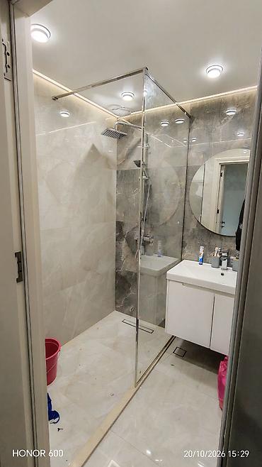 Şüşə duş kabinası – hamam üçün müasir və minimal dizayn - Ölçü: künc