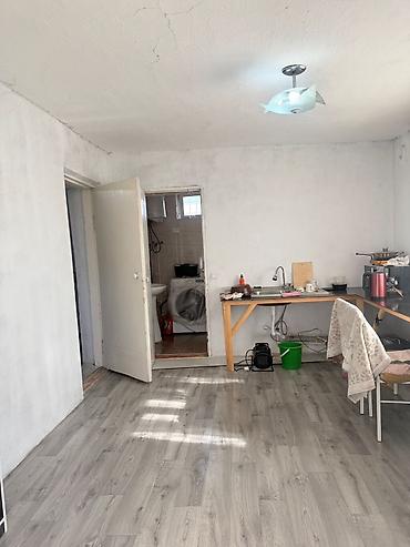 Продажа коттеджей и домов: Продаётся дом с участком. - Жилое помещение с двумя комнатами — 4