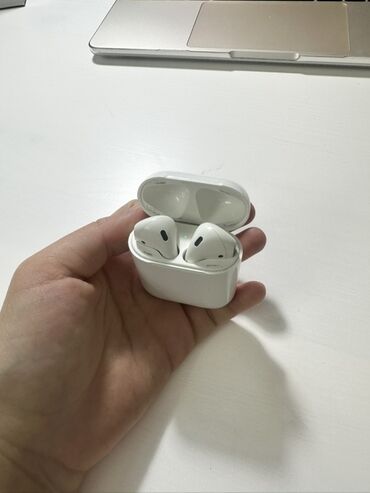 чехлы для очков: Оригинальные Беспроводные наушники Apple AirPods в компактном белом