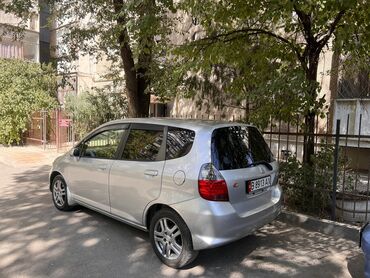 купить авто в бишкеке дешево: Honda Fit: 2003 г., 1.3 л, Вариатор, Бензин, Универсал