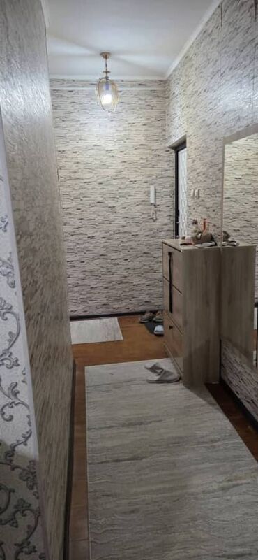 снять квартиру в заре: 1 бөлмө, 35 кв. м, 105-серия, 6 кабат, Косметикалык ремонт