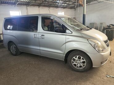 авто тестер: Hyundai H-1 (Grand Starex): 2010 г., 2.5 л, Автомат, Дизель, Вэн/Минивэн