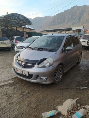 Honda: Honda Jazz: 2007 г., 1.4 л, Механика, Бензин, Хэтчбэк