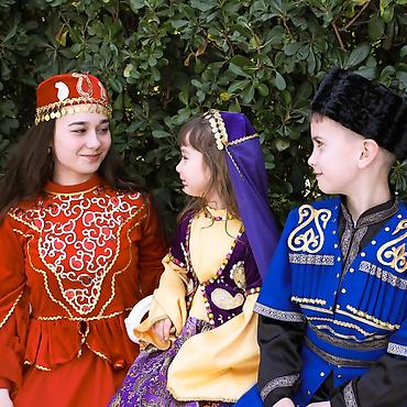 Milli geyimlər: Milli, karnaval, personaj, hərbi və ziyafət geyimlərinin satışı və — 8