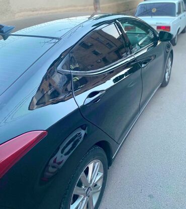 Hyundai: Hyundai Elantra: 1.8 l | 2015 il Sedan — 8