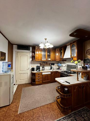 Продажа коттеджей и домов: 5 и более комнат, 251 м², 18 соток, Бишкек, Пригородное с. Агентство недвижимости — 13