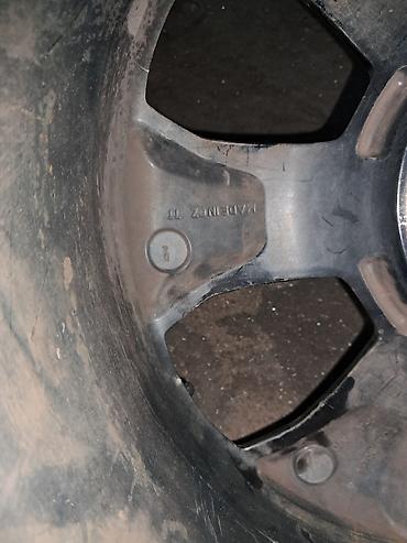 kohnə masin: Bir kamplekt arginal LANDROVER disklər. Təkərlə birgə satılır — 8