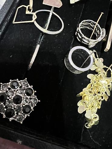 Наборы украшений: РАСПРОДАЖА Набор бижутерии бу и новые в современном стиле: 1) — 15