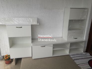 Komode: TV komoda od bele iverice 2.30m duzine. Moguca izrada i dugih — 2