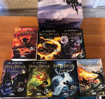 Kitablar, jurnallar, CD, DVD: “Harry Potter” seriyası (7 ədəd) “Harry Potter” seriyası, bütün