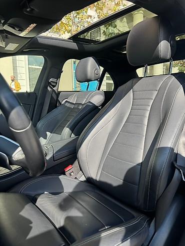 bentley bentayga 6 at: Mercedes-Benz E-Class: 2 l | 2023 il Sedan — 6