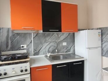 аренда дома на день: 30 м², 1 комната, Подвал, погреб, Забор, огорожен
