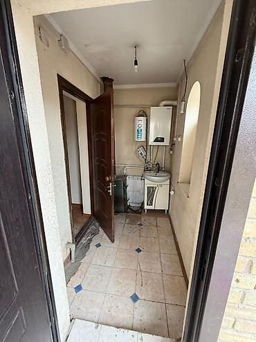 Үйлөрдү ижарага берүү: 40 м², 3 бөлмө — 7