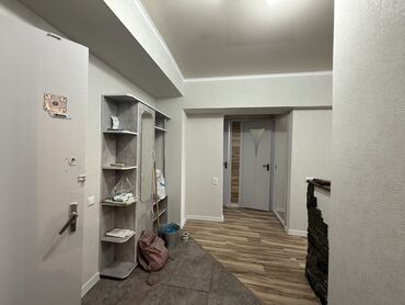 я ищу 2 комнатную квартиру в бишкеке на 30 000 сом: 2 комнаты, 50 м², Индивидуалка, 11 этаж, Косметический ремонт