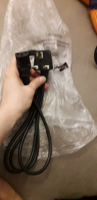 Noutbuklar üçün adapterlər: Kompüter bi̇rləşdi̇ri̇ci̇ kabellər 12 dənə var. Bi̇ri̇ 3 manata — 5